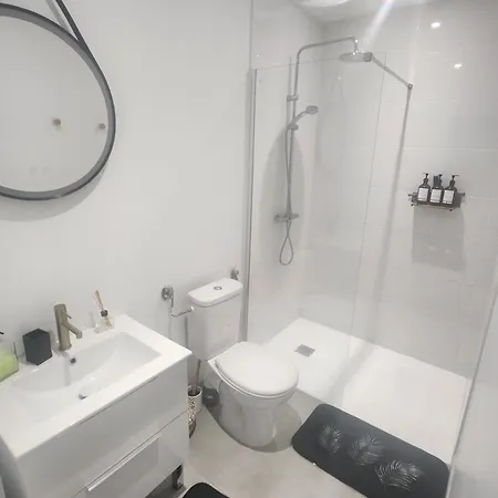 Проживание в семье Armelle, Privee Avec Acces Piscine *